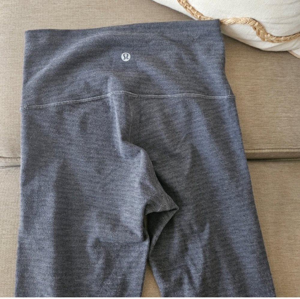 Lululemon leggings size 6 gray crop variegated knit - Picture 3 of 12